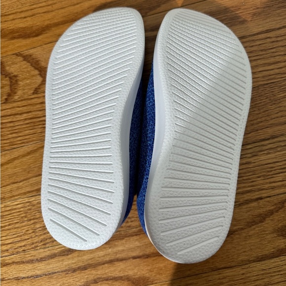 Allbirds Tree Skippers in royal blue size 6, BNNU - Picture 2 of 4